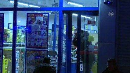 Kağıthane'de polis ile gasp şüphelileri arasında çatışma - İSTANBUL