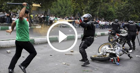 İran'da protesto gösterilerine kan bulandı