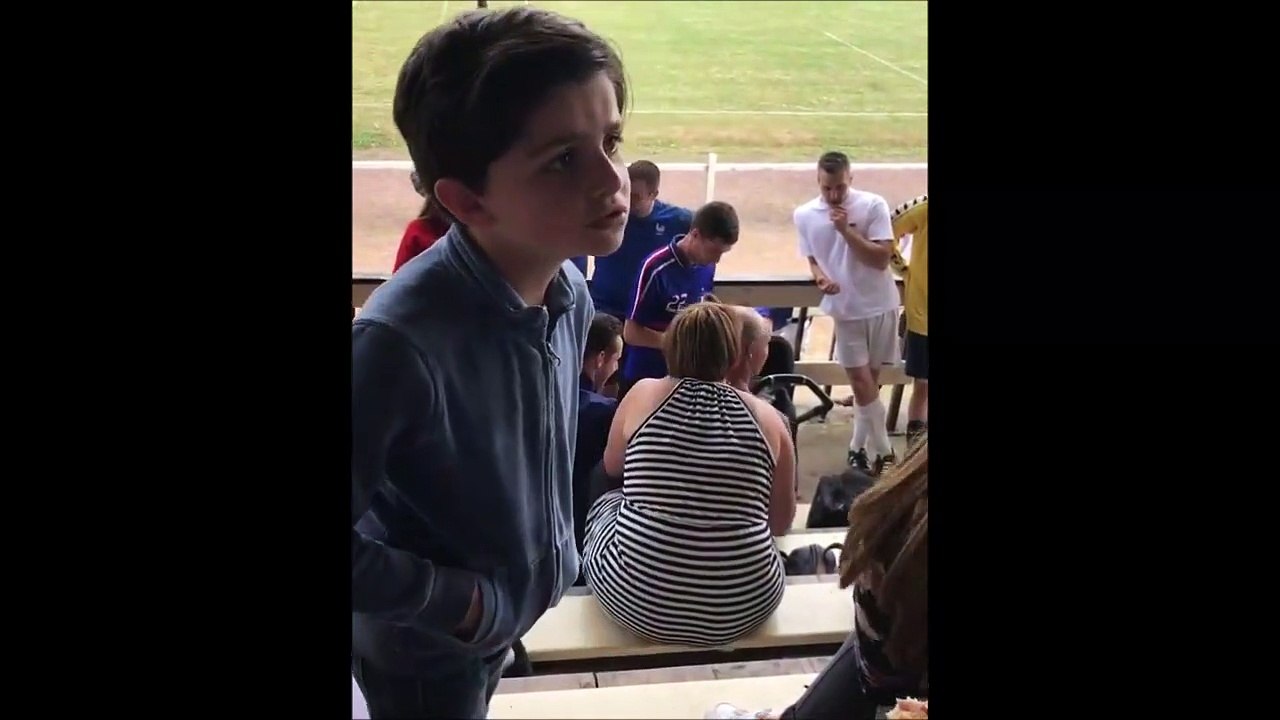 La meilleur blague de 2017... On ne s'en lasse pas! Qu'est-ce qui est jaune et qui attend...