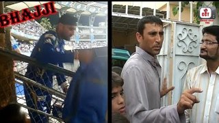 Cricketers fighting with crowd | Cricketers fighting people