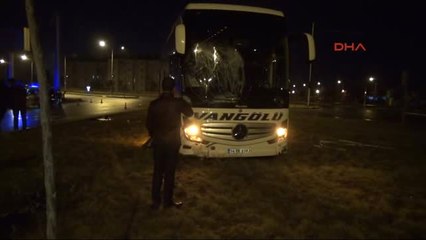 Sivas Yolcu Otobüsü Otomobille Çarpıştı: 3 Yaralı