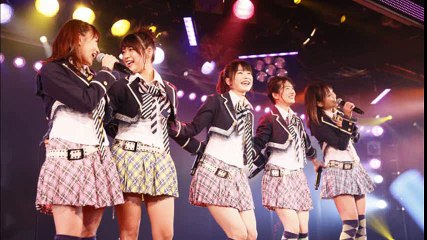 横山由依、島田晴香  ９期生でパフォーマンス