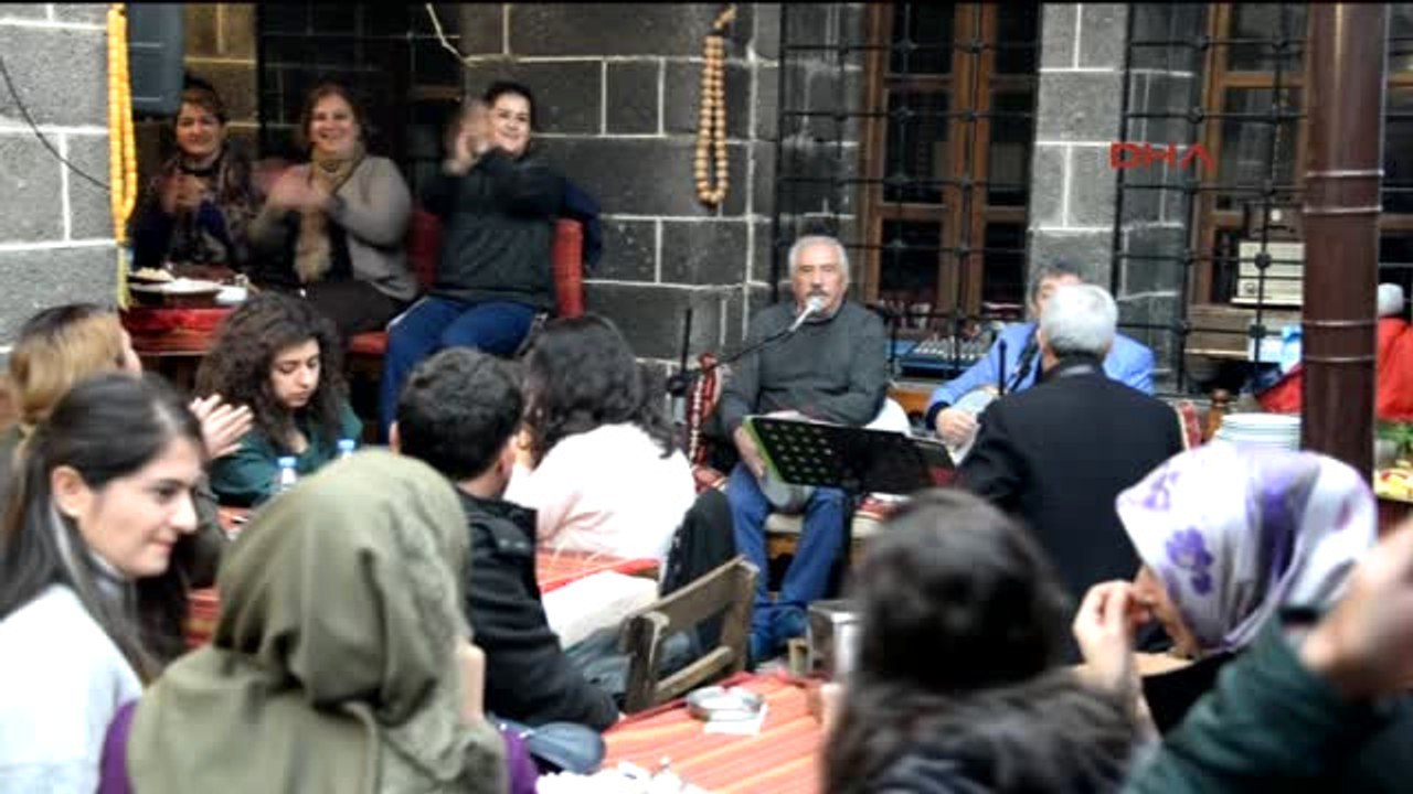 Diyarbakır Sur'da Silah Sesleri, Yerini Müzik Sesine Bıraktı