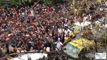 ShahRukh Khan having Fun with son Abram