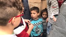Bursa Yangından Kurtarılan Suriyeli Çocukları, Polis Çikolata Vererek Sakinleştirdi
