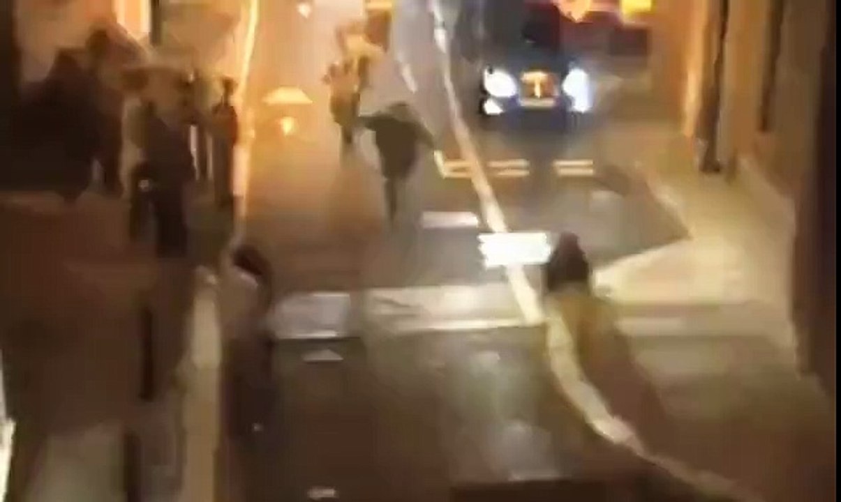 Woman trips over a thug as he tries to flee from police _ Daily Mail Online