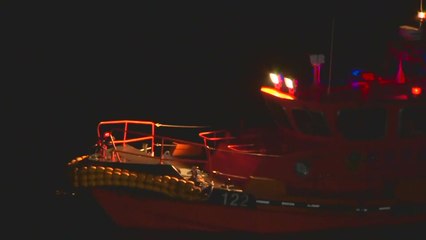 추자도 남쪽 15km 해상, 8명 탄 선박 전복 / YTN