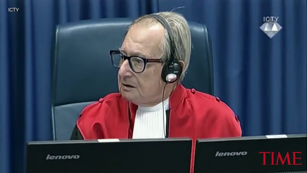 Qaidi nen judge kay samnay Zehr Pe Le dekhen pher kia hoa