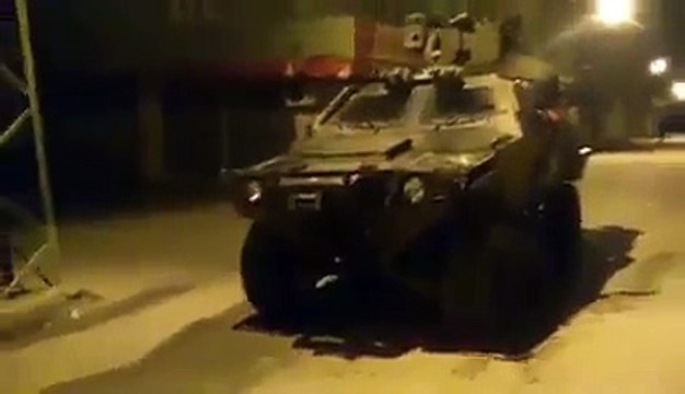 Diyarbakır Sokaklarını Özel Harekat Şarkısıyla İnleten Özel Harekat Personeleri