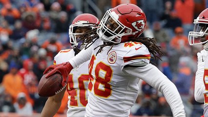 Terrance Smith picks off Paxton Lynch off tight-window throw