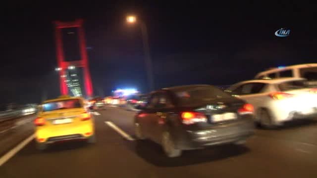 Yeni Yıla 15 Temmuz Şehitler Köprüsü'nde Girdiler