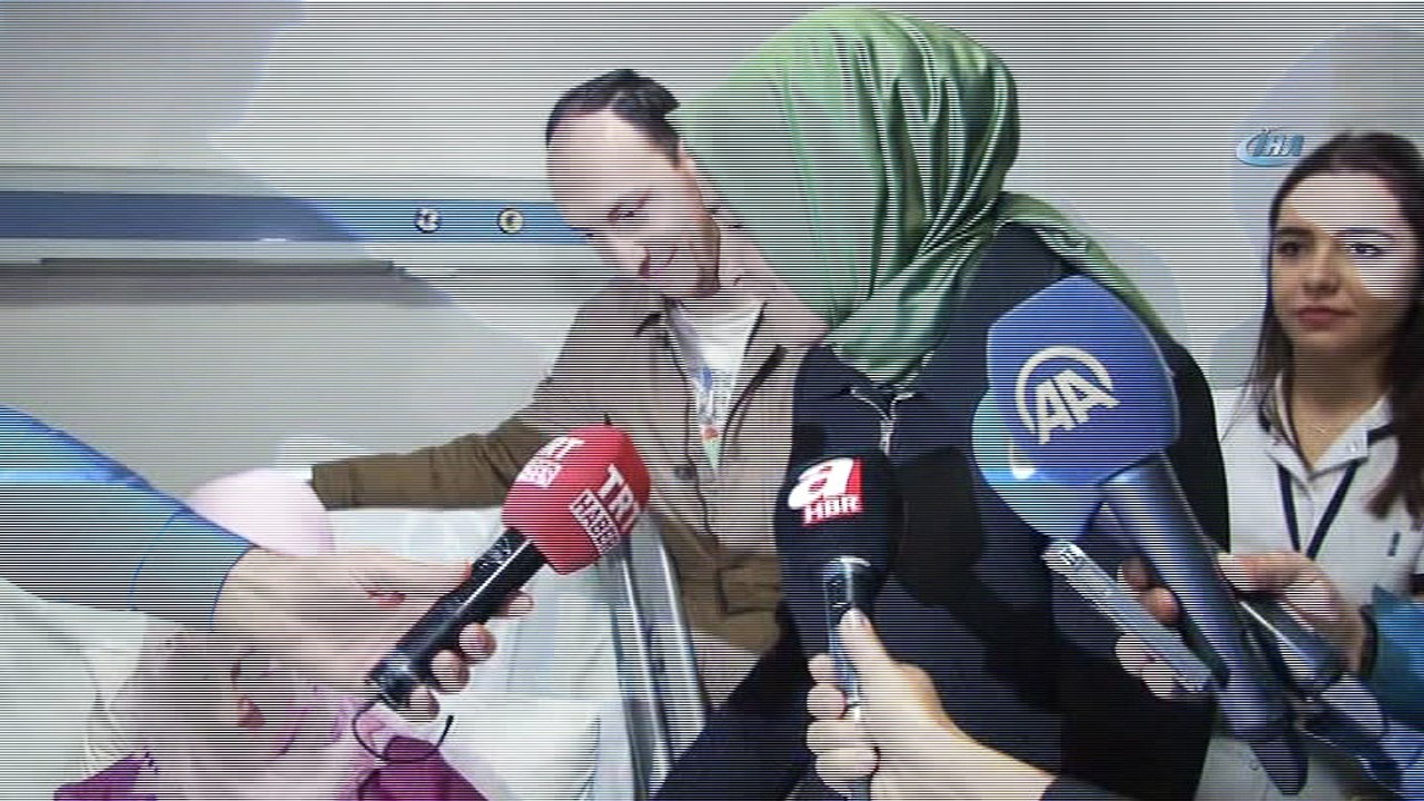 2018’in ilk bebeğini Bakan Fatma Betül Sayan Kaya ziyaret etti