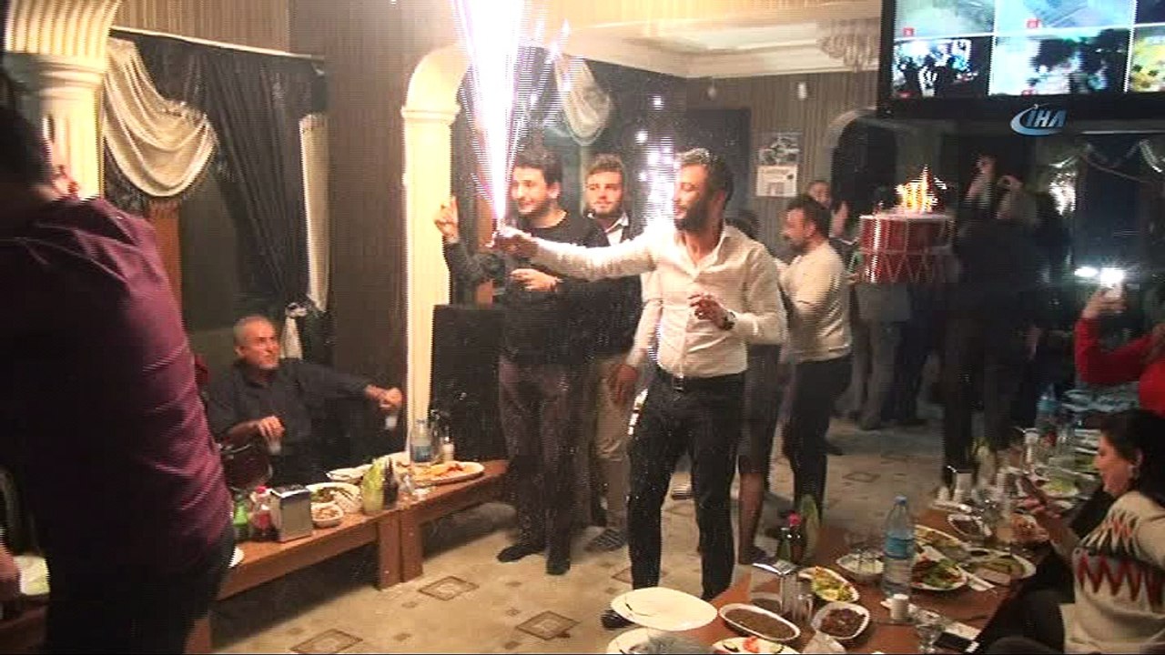 2018 yılına davul zurna eşliğinde halay çekerek girdiler