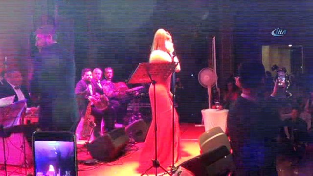 Afyonkarahisar 2018 ‘e ünlü sanatçı Ebru Yaşar ile girdi