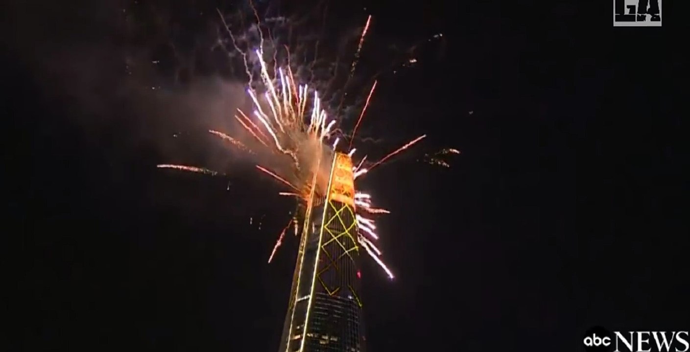 Tokyo New Year's Fireworks 2018 HD 1080p - Happy New Year from Japan