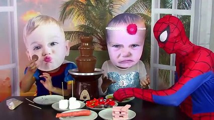 なりきり - スパイダーマン 。子供のためのスーパーヒーロー映画 #17