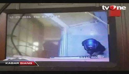 Terekam CCTV Pemuda Nekat Bobol Mesin ATM di Wajo