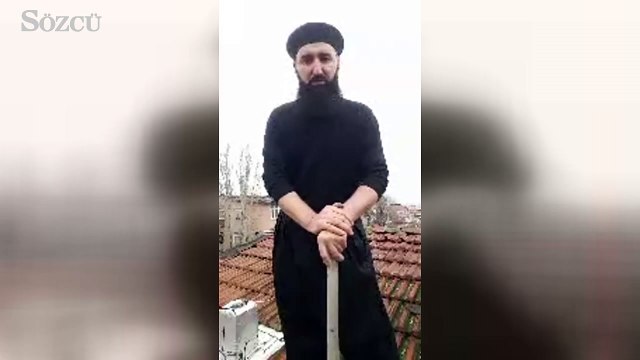 Noel Baba'yı elinde sopayla bekledi