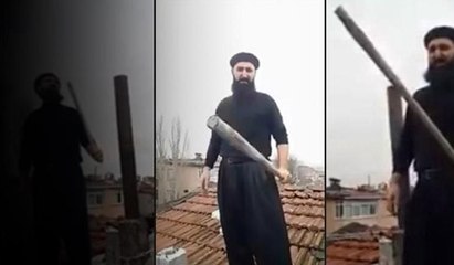 Çatıda sopayla Noel Baba bekleyen adam: 'Bırak bunları iman et' diyeceğim