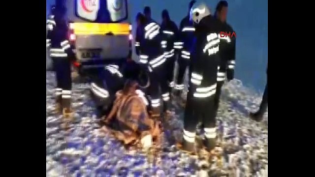 Erzurum da yolcu otobüsü devrildi: 20 yaralı