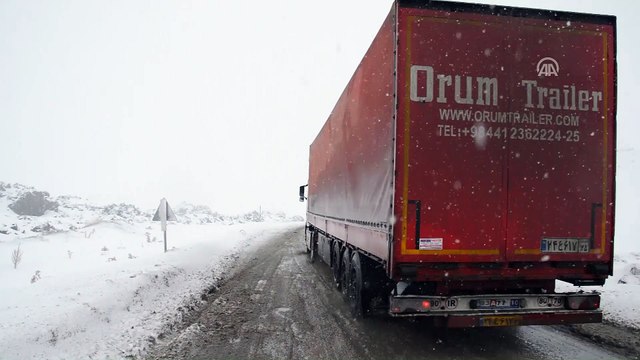 Tendürek Geçidi'nde kar yağışı - AĞRI