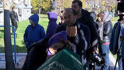 Başbakan Binali  Yıldırım, ilkokul öğretmeninin cenaze törenine katıldı