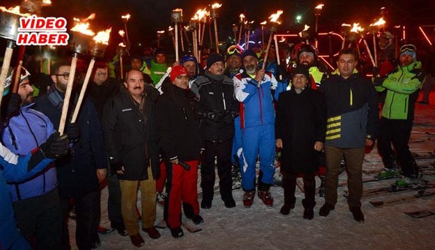 (1 Ocak 2018) ERCİYES'TE YENİ YIL MEŞALELERLE KARŞILANDI ERCİYES YENİ YILDA KAYAK SEVERLERİN ADRESİ OLDU…