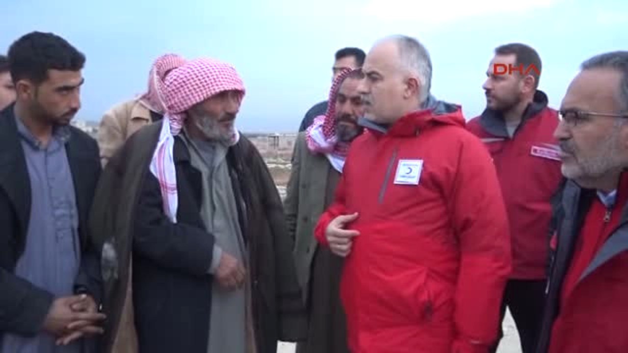 Hatay Kızılay Genel Başkanı, İdlib Kırsalındaki Suriyelileri Ziyaret Etti