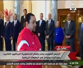 السيسي يمنح أوسمة الجمهورية للأبطال الرياضيين ويشيد بإنجازاتهم
