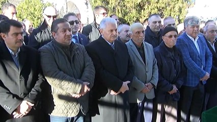 Başbakan İlkokul Öğretmeninin Cenaze Törenine Katıldı