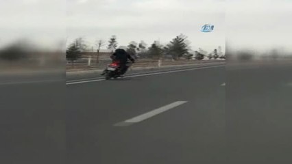 Motosiklet Sürücüsünün Tehlikeli Yolculuğu