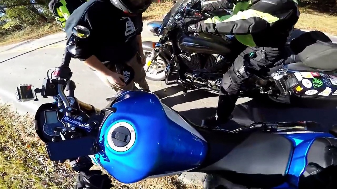 Motorcycle Crashes & Mishaps 2017 | Close Calls & Near Misses