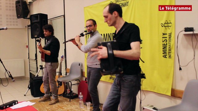 Saint-Thégonnec Loc-Eguiner (29). Succès du fest-noz du Nouvel an