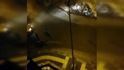 Oto teyp hırsızlarına mahalleliden linç girişimi kamerada