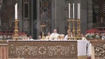 El papa apela en Año Nuevo a la protección de refugiados e inmigrantes