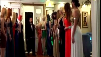 Adnan Oktar ve kedicikleri 2018'e böyle girdi
