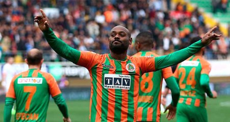 Hasan Çavuşoğlu: Fatih Terim, Tercümana Vagner Love'u Arattırıyor