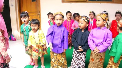 Fashion Show Kids Anak anak Paud TK Lucu - Hari Kartini - Tori Airin