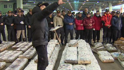 부산공동어시장 새해 첫 경매..."풍어 기원" / YTN