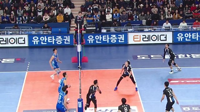 현대캐피탈, 맞수 삼성화재 꺾고 선두 복귀 / YTN