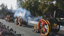 Centenario Desfile de las Rosas estadounidense reafirma su espíritu familiar