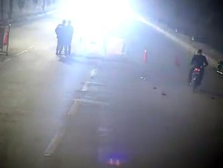 لاہور ڈیفنس اے میں نیو ائر نائٹ پر ہلڑبازی کرتے ہوئے تیزرفتار گاڑی نے پولیس اہل