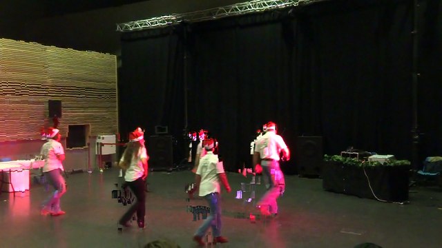 Cowgirl' up, extrait de la démo de Noël. Danse : Country High