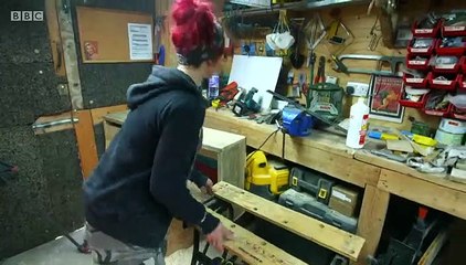 Getting the Builders In S01E10