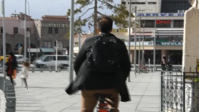 Konya Mevlana İçin İran'dan Bisikletiyle Başlattığı Konya Yolculuğunun Kitabını Yazdı