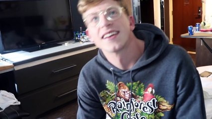 SURPRISING GIRLFRIEND WITH BABY KANGAROO!!