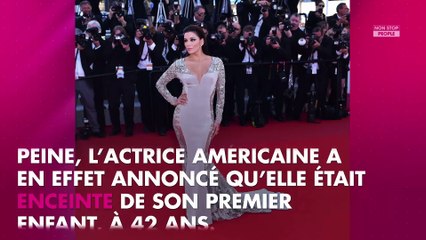 Eva Longoria enceinte, elle dévoile son baby bump pour la première fois ! (photo)