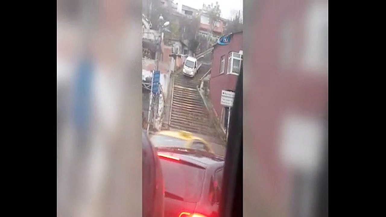 Merdivenleri yol gibi kullandı! Görenler gözlerine inanamadı
