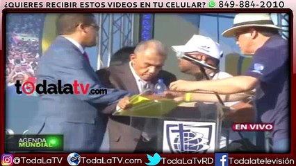 Pastor Ezequiel Molina se desmaya en actividad evangélica “Batalla de la Fe”-CDN-Video