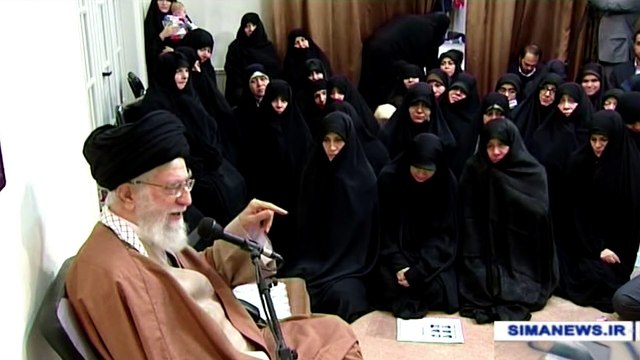 Guía supremo acusa a enemigos de Irán de causar disturbios